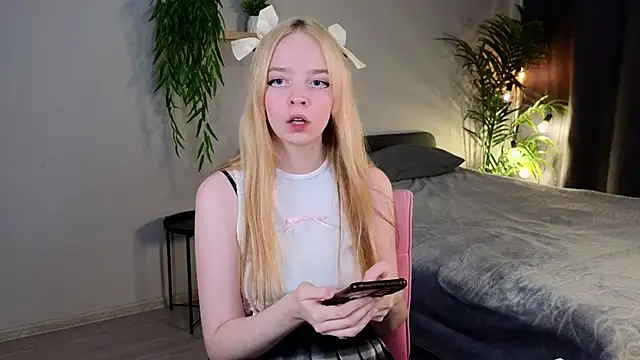 Snapshot of Bellla_Murrr chatting on 4, 3, 2025 Bellla Murrr online show from 4, 3, 2025