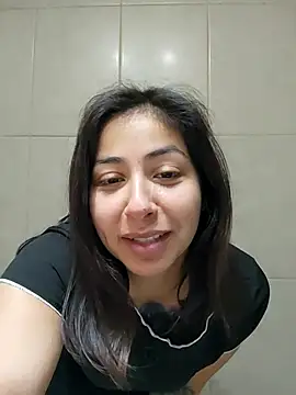 Snapshot of MaiPandora chatting on 8, 10, 2025 MaiPandora online show from 8, 10, 2025