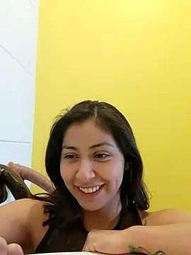 Snapshot of MaiPandora chatting on 5, 11, 2025 MaiPandora online show from 5, 11, 2025