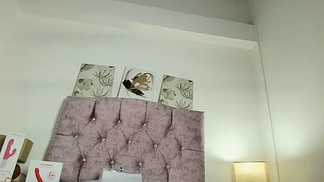 Snapshot of Skye_Moore chatting on 9, 10, 2025 Skye Moore online show from 9, 10, 2025