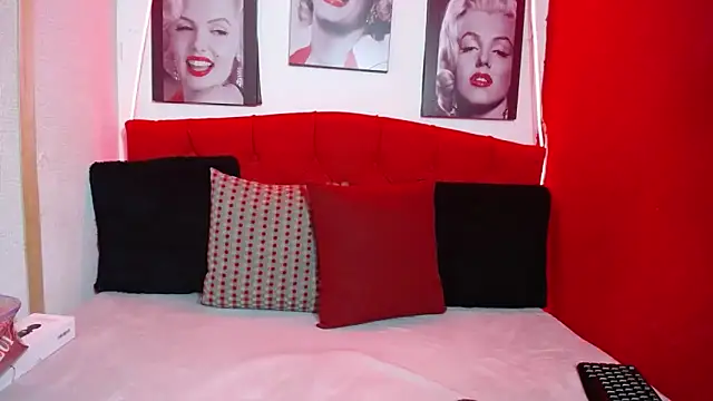 Tiana Ebony18 online show from 4, 3, 2026