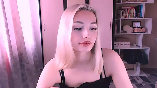 beauty blonde online show from 7, 3, 2025