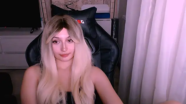 beauty blonde online show from 1, 12, 2025