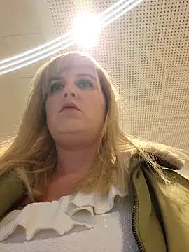 Sexybiene969 online show from 16, 10, 2025