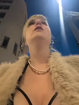 Snapshot of Sexybiene969 chatting on 4, 3, 2026 Sexybiene969 online show from 4, 3, 2026