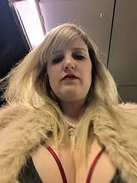 Snapshot of Sexybiene969 chatting on 5, 3, 2026 Sexybiene969 online show from 5, 3, 2026