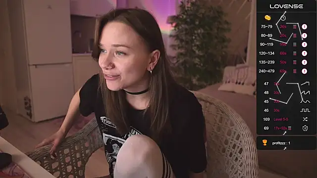 Snapshot of alexa_feels_ chatting on 6, 11, 2025 alexa feels online show from 6, 11, 2025