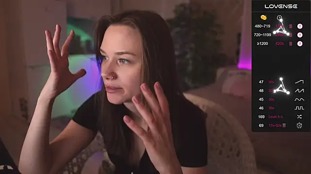 Snapshot of alexa_feels_ chatting on 13, 11, 2025 alexa feels online show from 13, 11, 2025