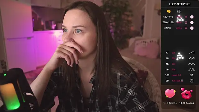 Snapshot of alexa_feels_ chatting on 14, 11, 2025 alexa feels online show from 14, 11, 2025