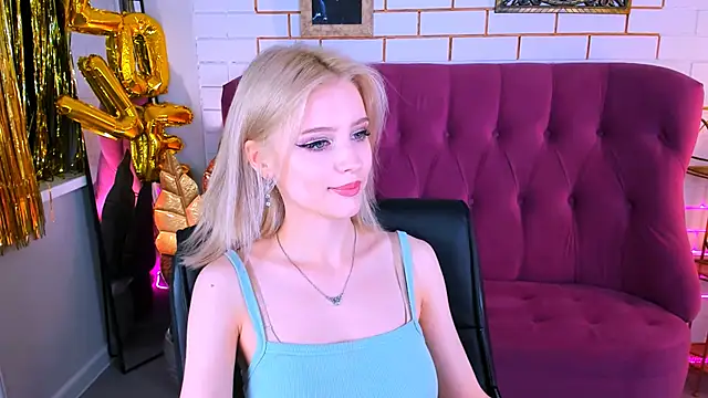 LeonaStane online show from 19, 9, 2025