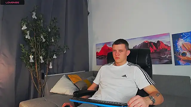 Ryker Seen online show from 18, 3, 2025