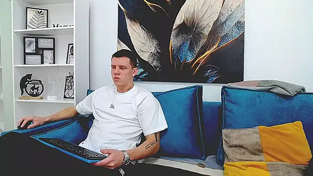 Ryker Seen online show from 22, 3, 2025