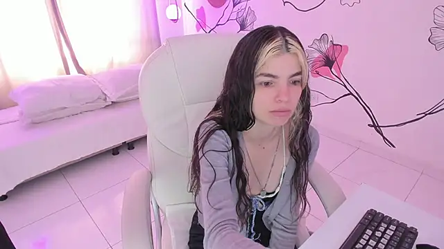 Isabela Fiorelli online show from 16, 9, 2025