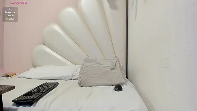 Snapshot of Olivia_Stevens chatting on 28, 2, 2025 Olivia Stevens online show from 28, 2, 2025