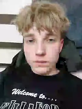 Snapshot of And25bn chatting on 4, 10, 2025 And25bn online show from 4, 10, 2025