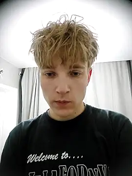 Snapshot of And25bn chatting on 18, 10, 2025 And25bn online show from 18, 10, 2025