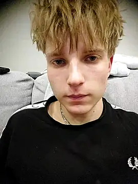 Snapshot of And25bn chatting on 20, 10, 2025 And25bn online show from 20, 10, 2025