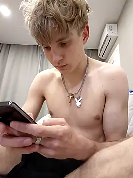 Snapshot of And25bn chatting on 23, 10, 2025 And25bn online show from 23, 10, 2025