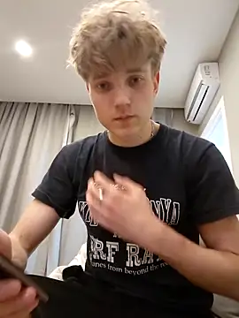 Snapshot of And25bn chatting on 25, 10, 2025 And25bn online show from 25, 10, 2025