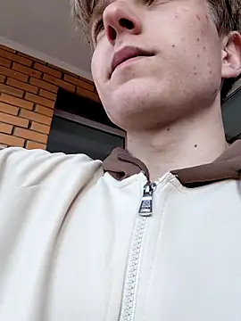 Snapshot of And25bn chatting on 3, 11, 2025 And25bn online show from 3, 11, 2025