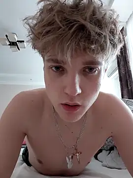 Snapshot of And25bn chatting on 11, 11, 2025 And25bn online show from 11, 11, 2025