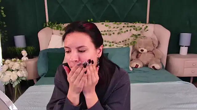 Kiara Rolls online show from 12, 2, 2025