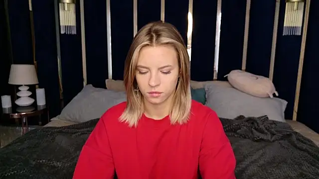 Kiara Rolls online show from 26, 9, 2025