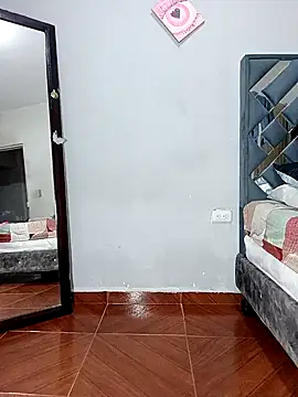 Snapshot of anahi_evans19 chatting on 28, 10, 2025 anahi evans19 online show from 28, 10, 2025