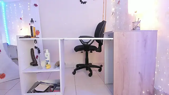 Emylyjonhs online show from 21, 10, 2025