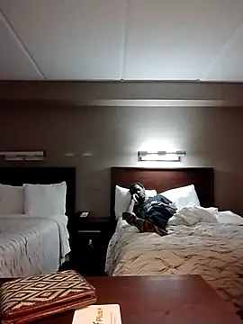 Snapshot of BrownSkinGuy420 chatting on 17, 2, 2025 BrownSkinGuy420 online show from 17, 2, 2025