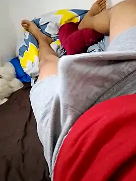 Snapshot of OutsizedPistol chatting on 25, 9, 2025 OutsizedPistol online show from 25, 9, 2025