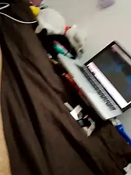 Snapshot of OutsizedPistol chatting on 2, 10, 2025 OutsizedPistol online show from 2, 10, 2025