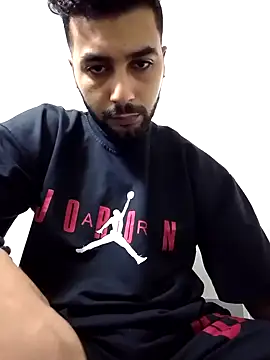 Snapshot of OutsizedPistol chatting on 4, 10, 2025 OutsizedPistol online show from 4, 10, 2025