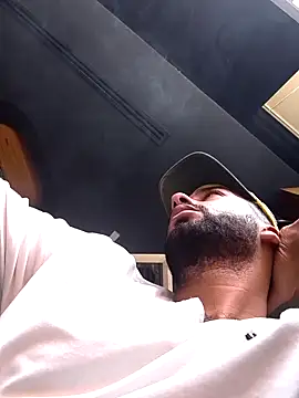 Snapshot of OutsizedPistol chatting on 13, 10, 2025 OutsizedPistol online show from 13, 10, 2025