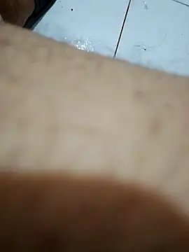 Snapshot of OutsizedPistol chatting on 13, 10, 2025 OutsizedPistol online show from 13, 10, 2025