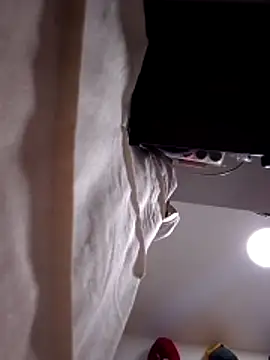 Snapshot of OutsizedPistol chatting on 23, 10, 2025 OutsizedPistol online show from 23, 10, 2025