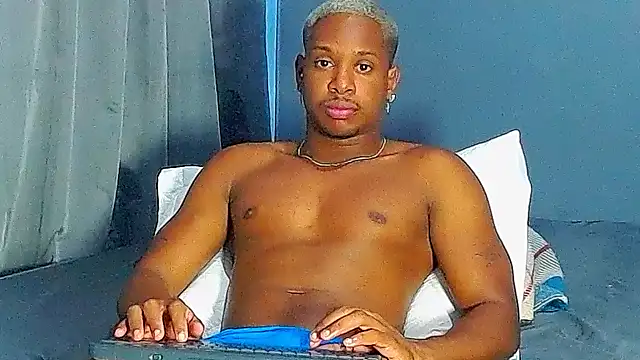 Snapshot of JackBlackone chatting on 8, 10, 2025 JackBlackone online show from 8, 10, 2025