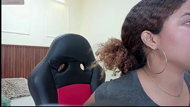 MELINAMARTINS online show from 17, 10, 2025