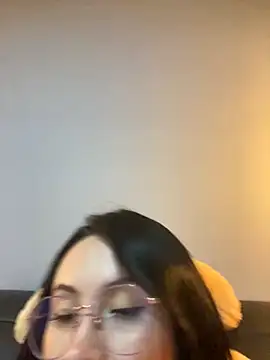 ValentinaOrtiz3 online show from 18, 11, 2025