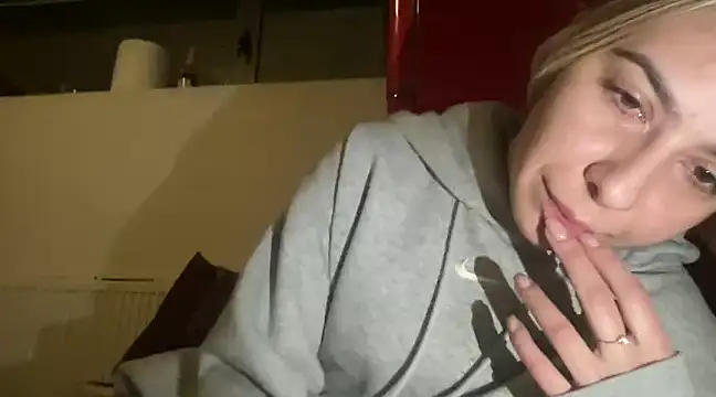 sarrah rossy online show from 16, 2, 2025