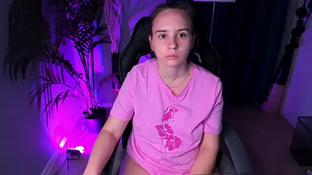 Snapshot of Lika_0ne chatting on 10, 10, 2025 Lika 0ne online show from 10, 10, 2025