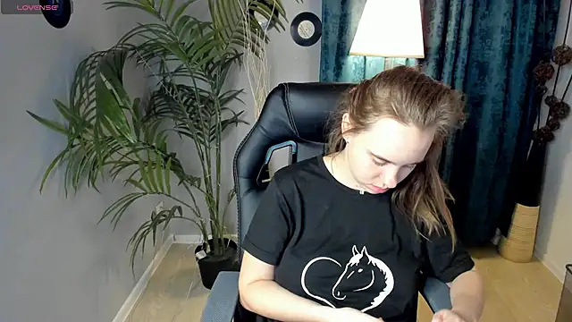 Snapshot of Lika_0ne chatting on 16, 10, 2025 Lika 0ne online show from 16, 10, 2025