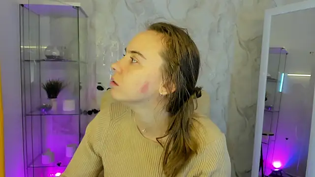 Snapshot of Lika_0ne chatting on 5, 11, 2025 Lika 0ne online show from 5, 11, 2025