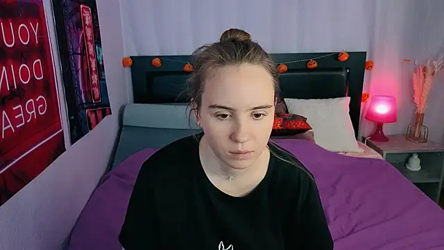 Snapshot of Lika_0ne chatting on 17, 11, 2025 Lika 0ne online show from 17, 11, 2025