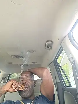 Snapshot of birdg chatting on 10, 9, 2025 birdg online show from 10, 9, 2025