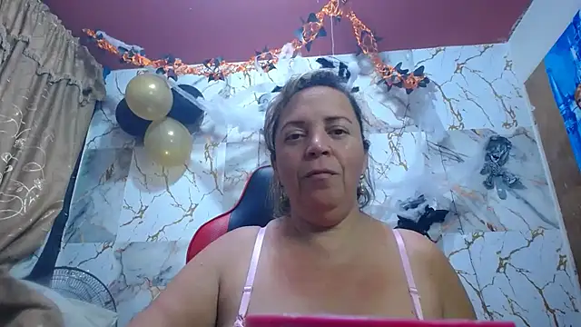 Snapshot of alina_maturehot chatting on 23, 10, 2025 alina maturehot online show from 23, 10, 2025