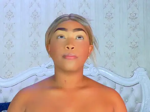 Snapshot of TianahGlow chatting on 17, 9, 2025 TianahGlow online show from 17, 9, 2025