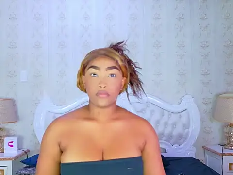 Snapshot of TianahGlow chatting on 18, 9, 2025 TianahGlow online show from 18, 9, 2025