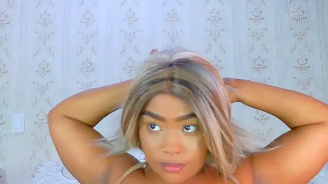 Snapshot of TianahGlow chatting on 24, 9, 2025 TianahGlow online show from 24, 9, 2025