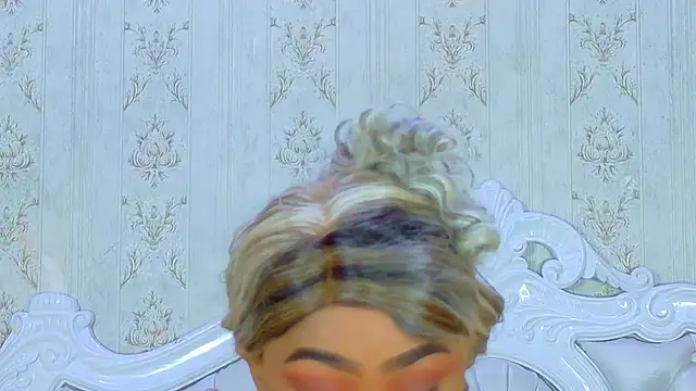 Snapshot of TianahGlow chatting on 2, 10, 2025 TianahGlow online show from 2, 10, 2025